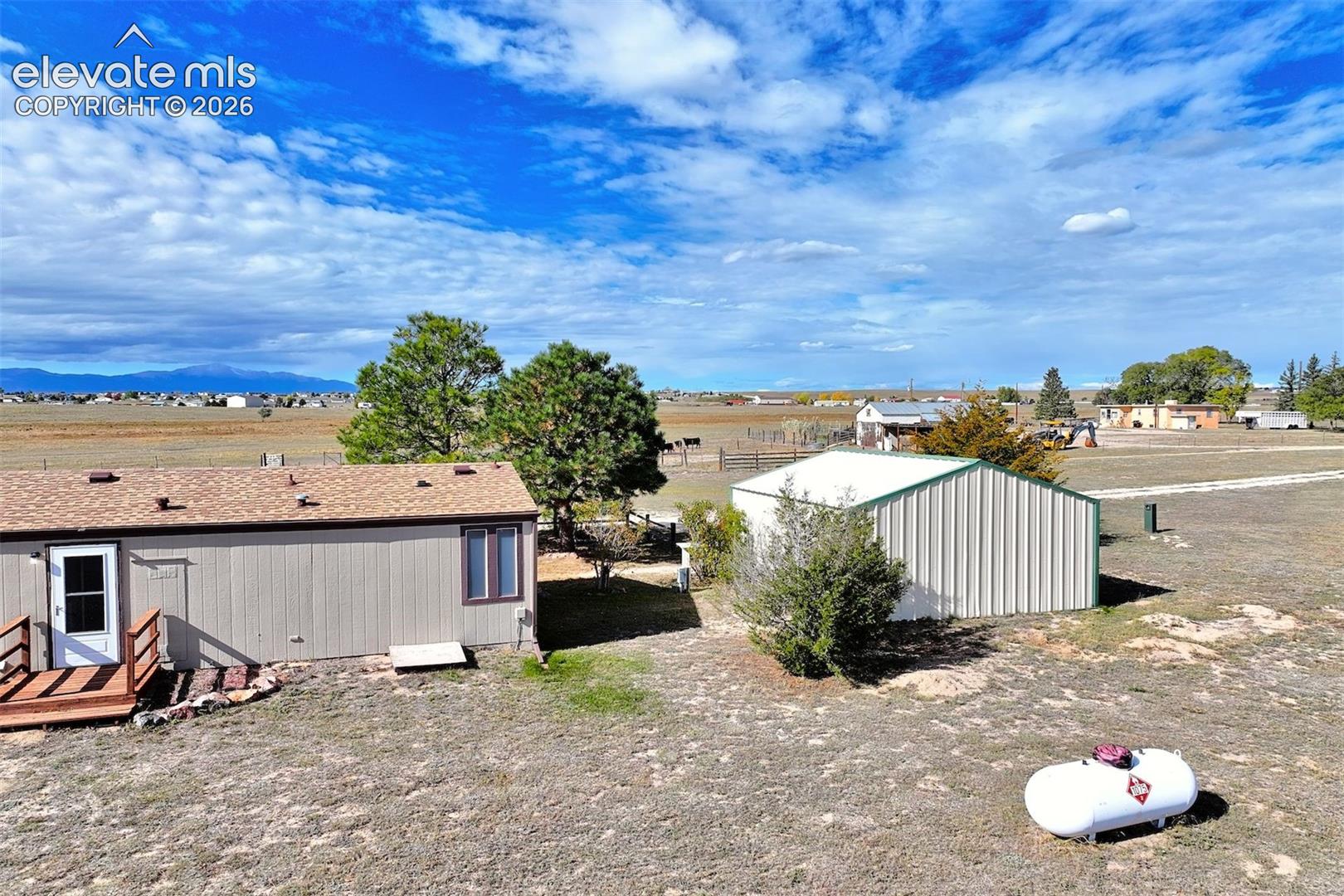 6375 Field View