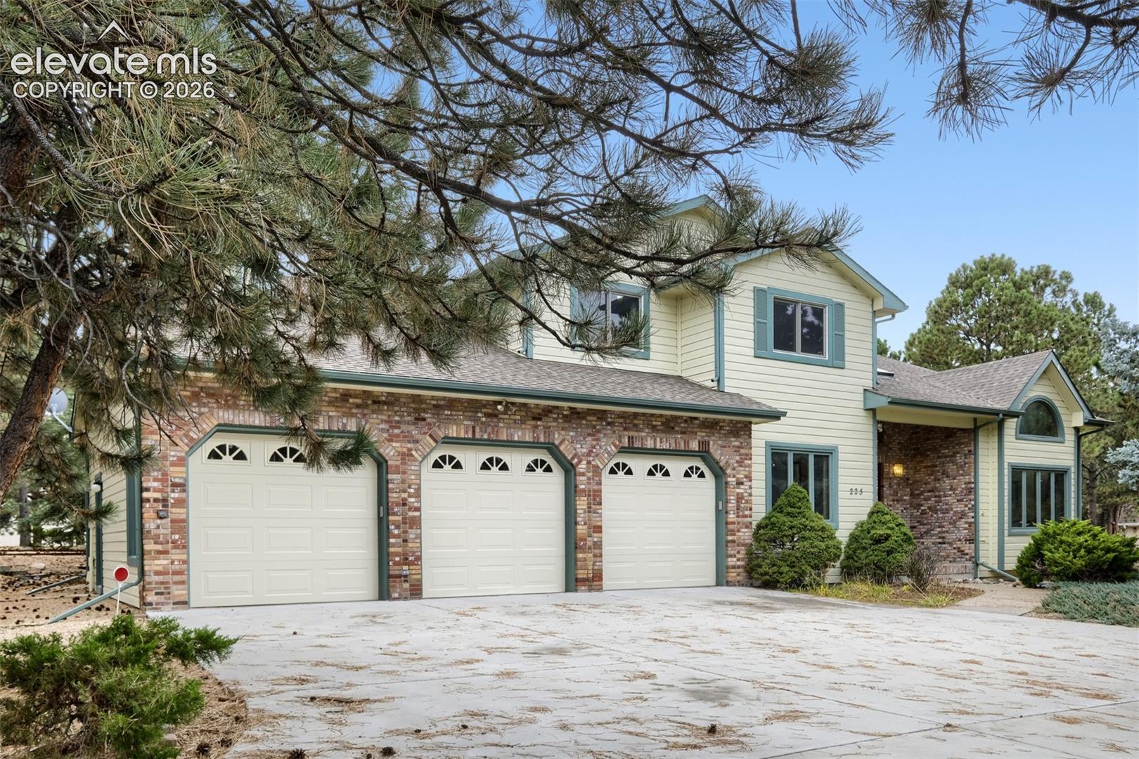 225 Sugarbush Drive