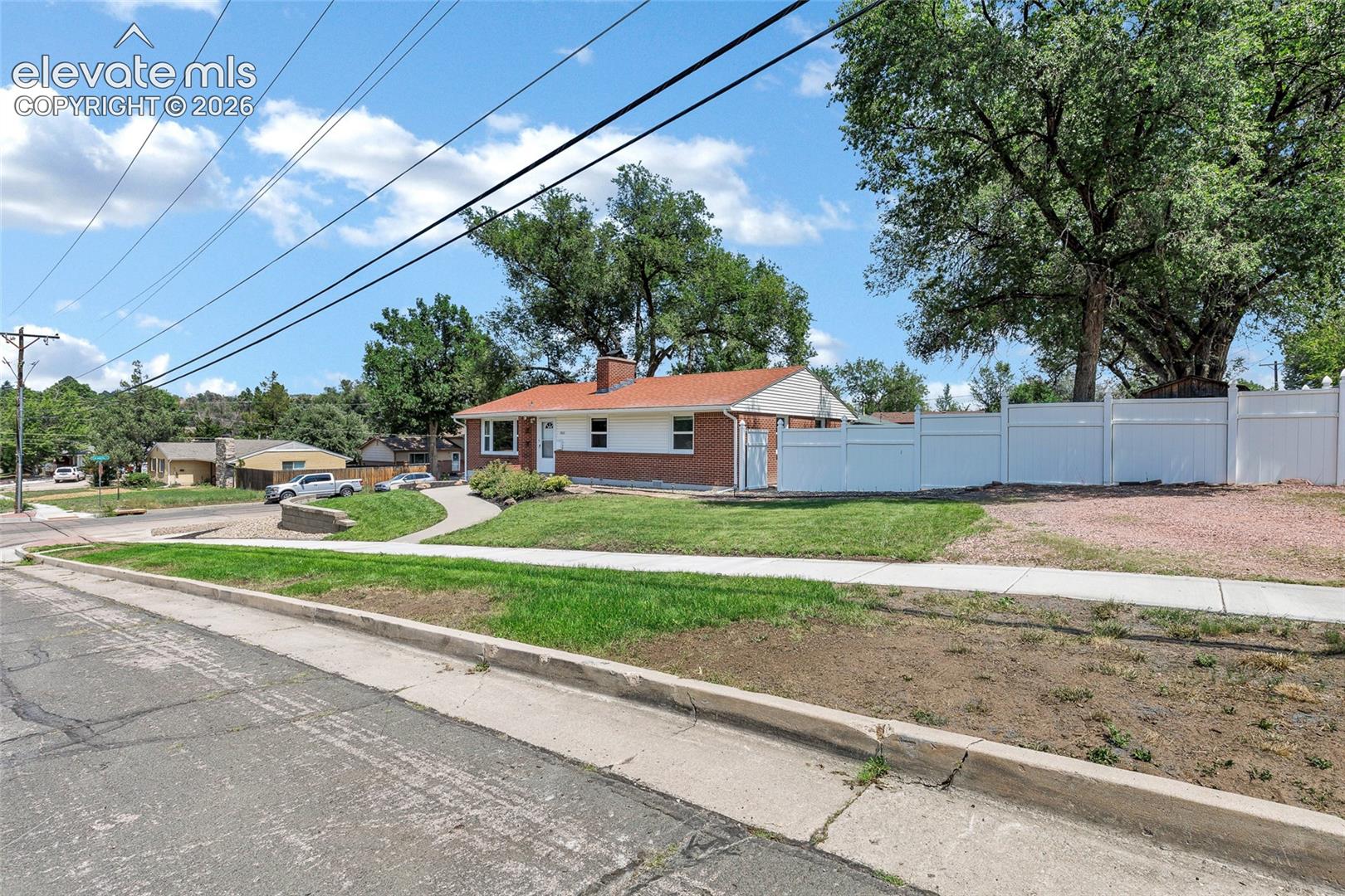 1515 McArthur Avenue