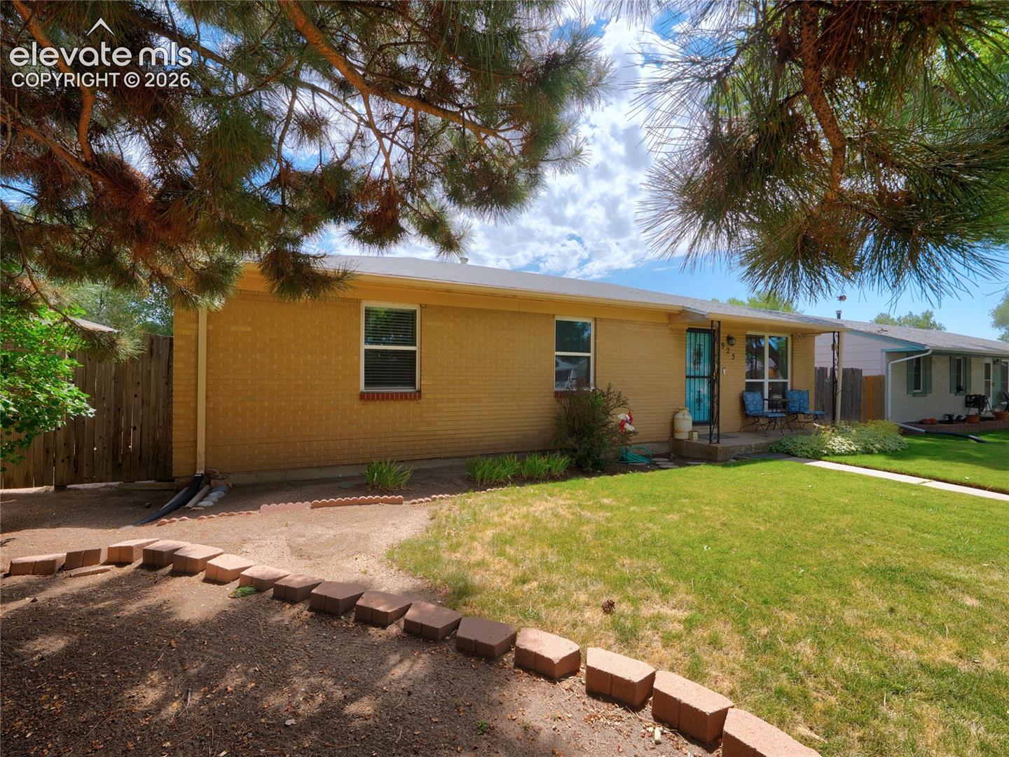 925 Tia Juana Street