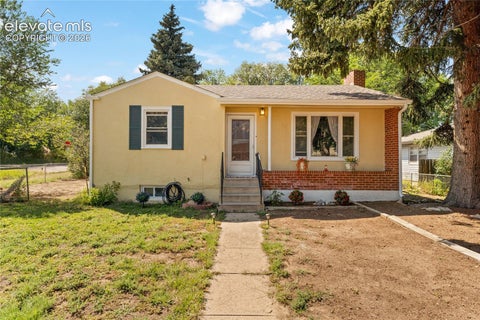 Photo of 1502 Buena Ventura Circle, Colorado Springs, CO 80907 (MLS # 4981044)