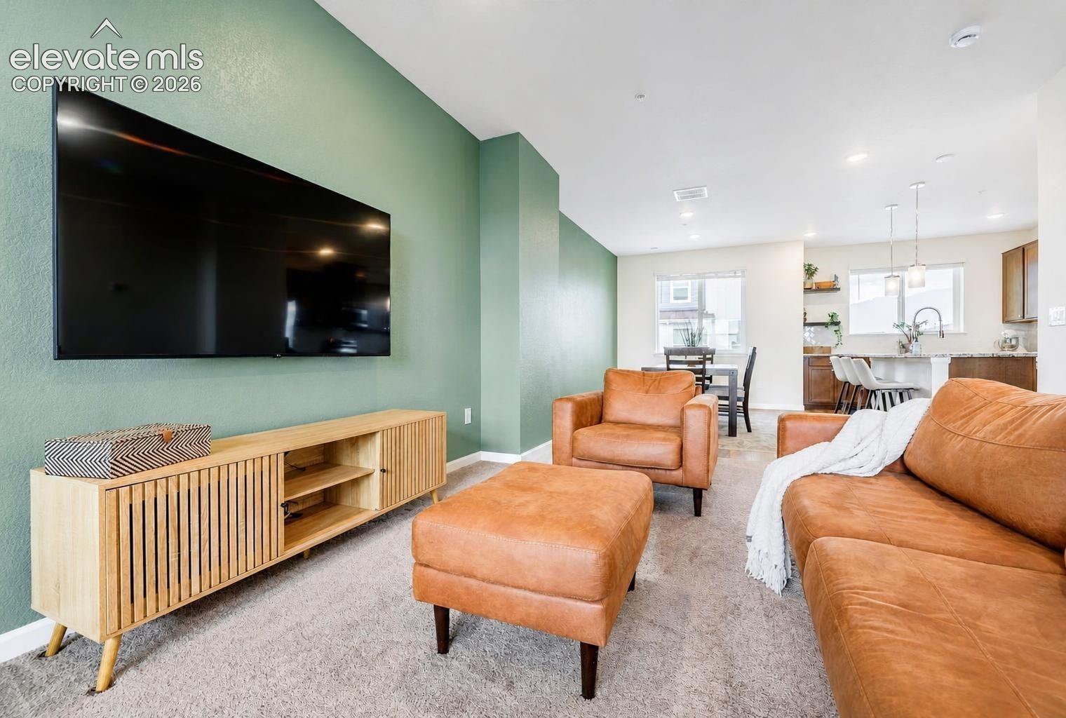 930 Hook Grove