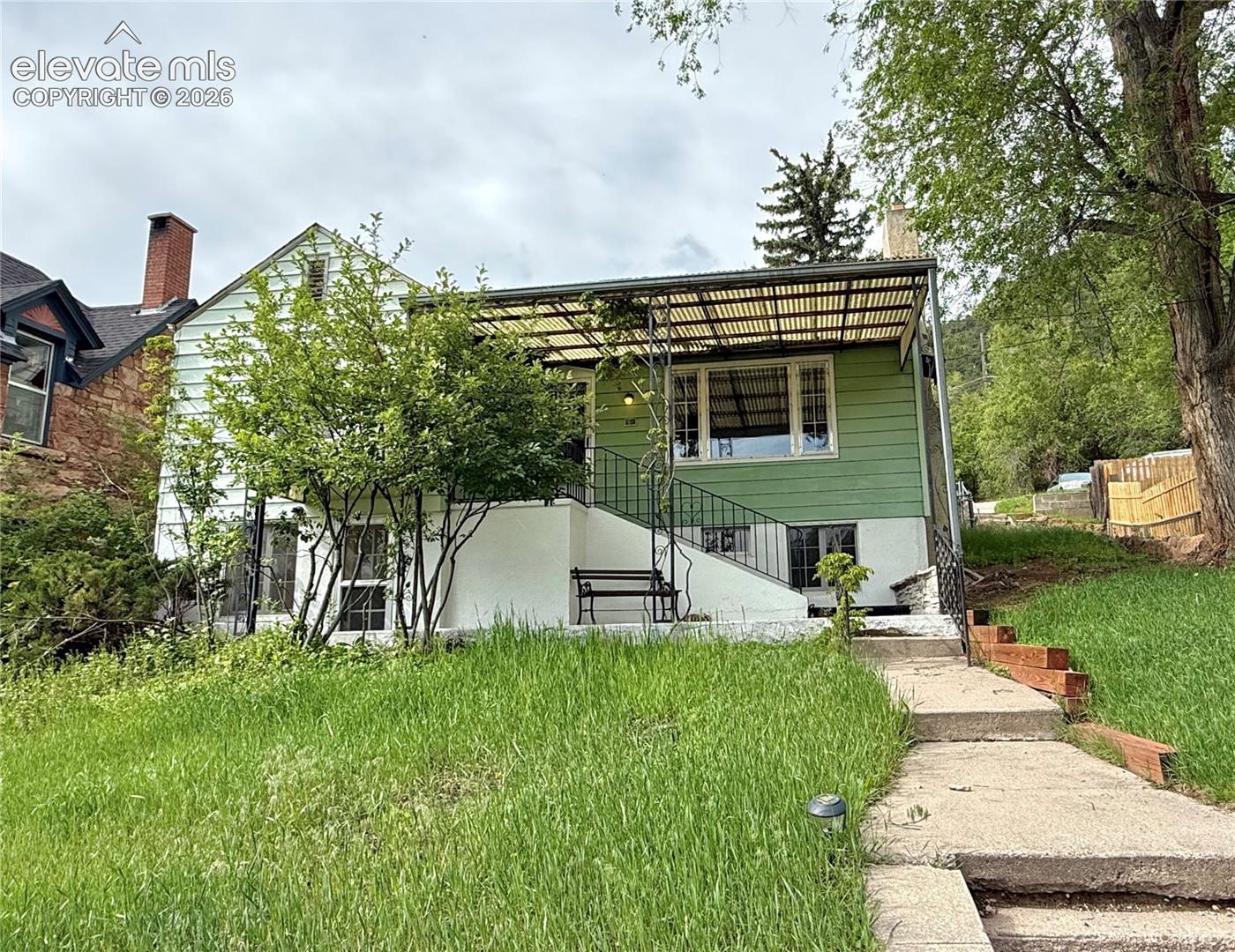 815 Midland Avenue