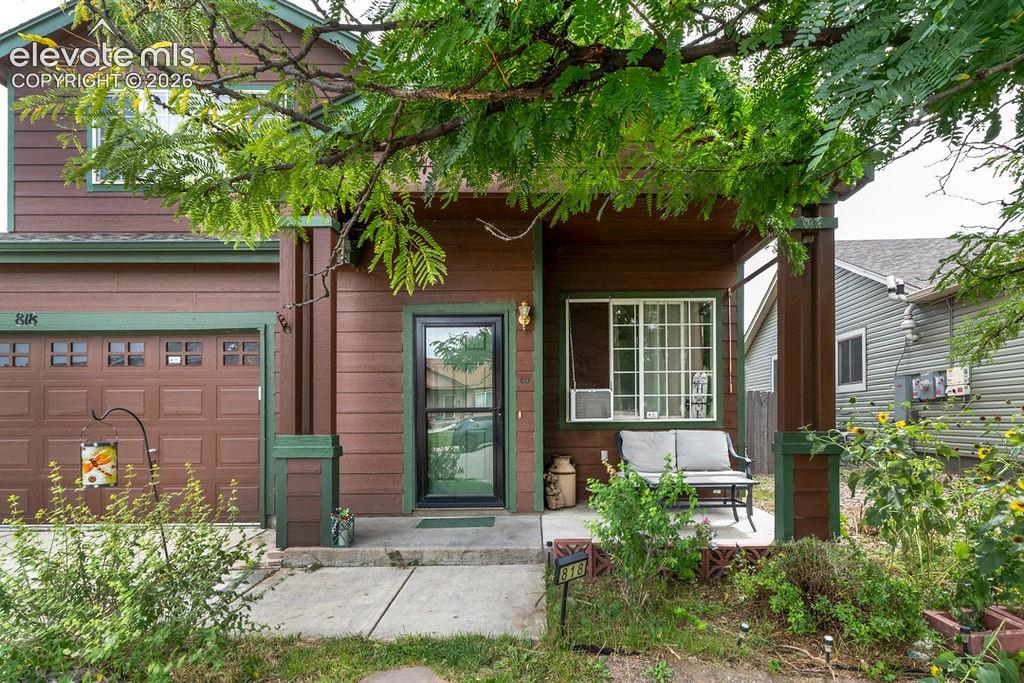 818 Hayloft Lane