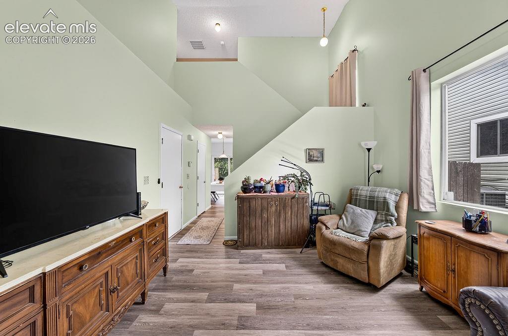 818 Hayloft Lane