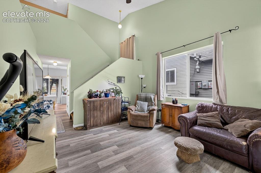 818 Hayloft Lane