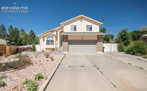 Photo of 15 White Dove Court, Pueblo, CO 81001 (MLS # 6117904)