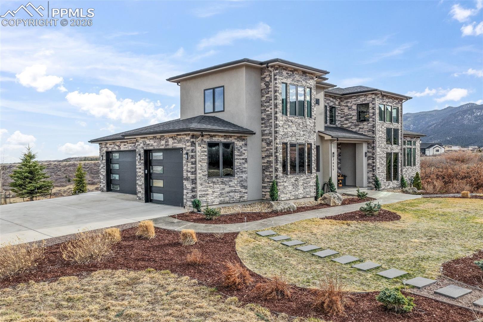 3655 Mesa Top Drive