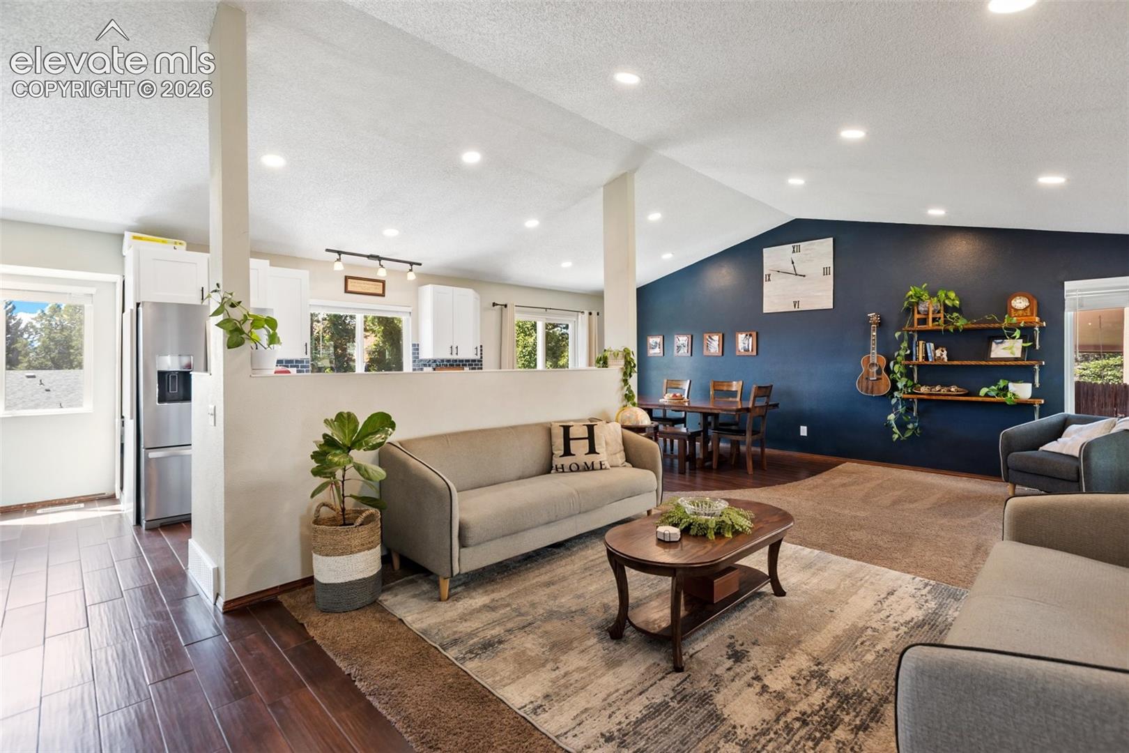 4932 Horseshoe Bend Street
