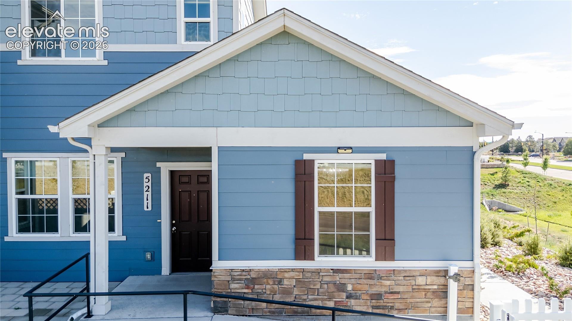 5211 Mountain Vista Heights