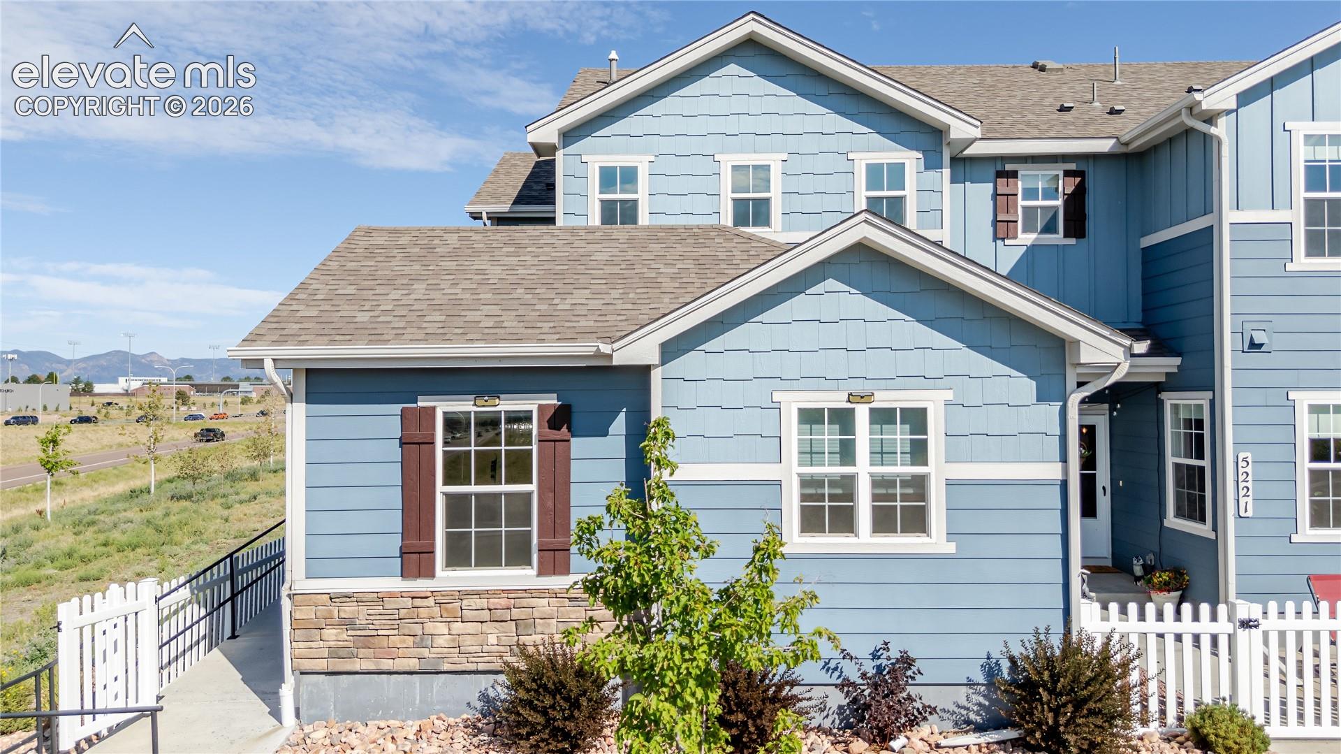 5211 Mountain Vista Heights