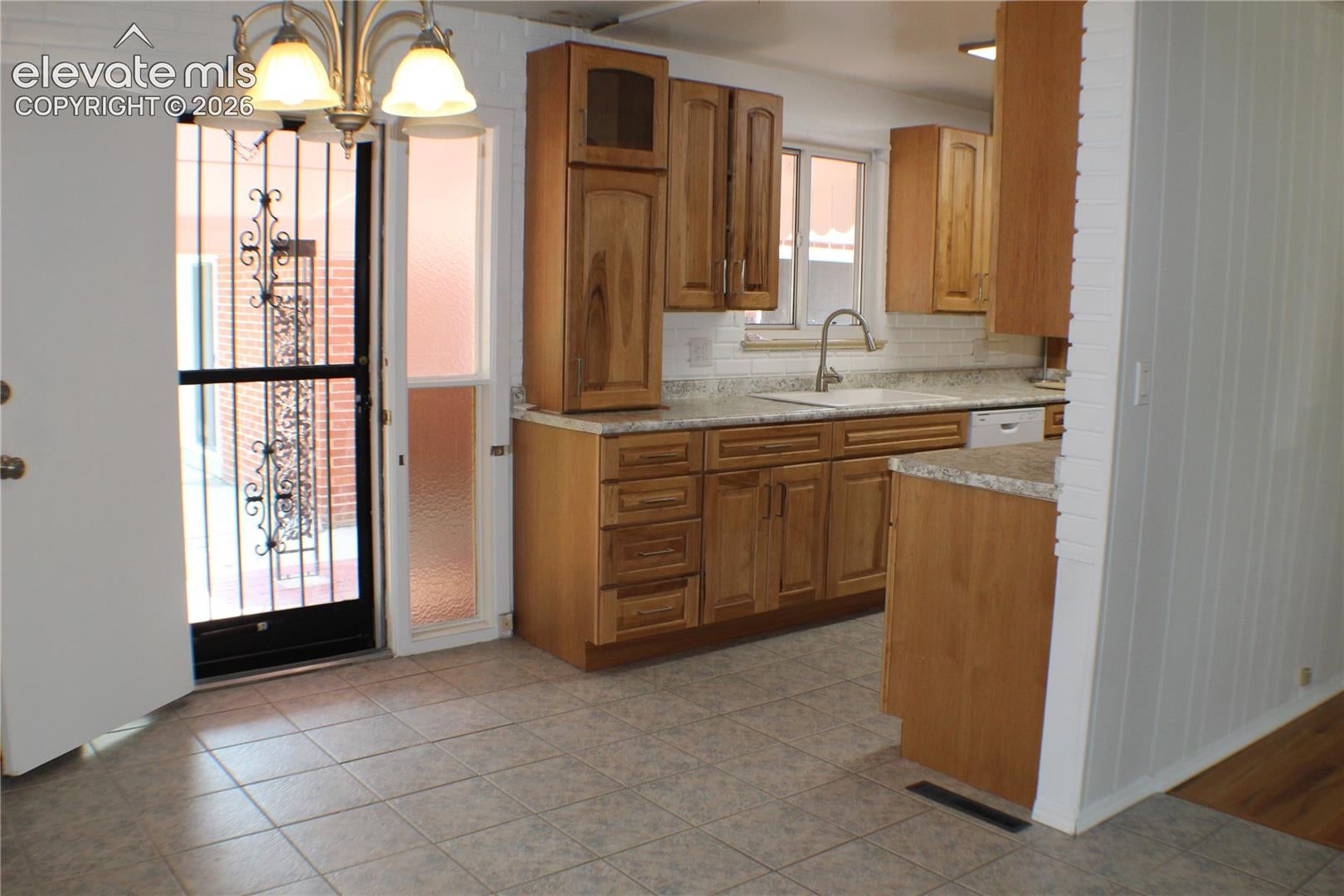 2006 Sherwood Lane