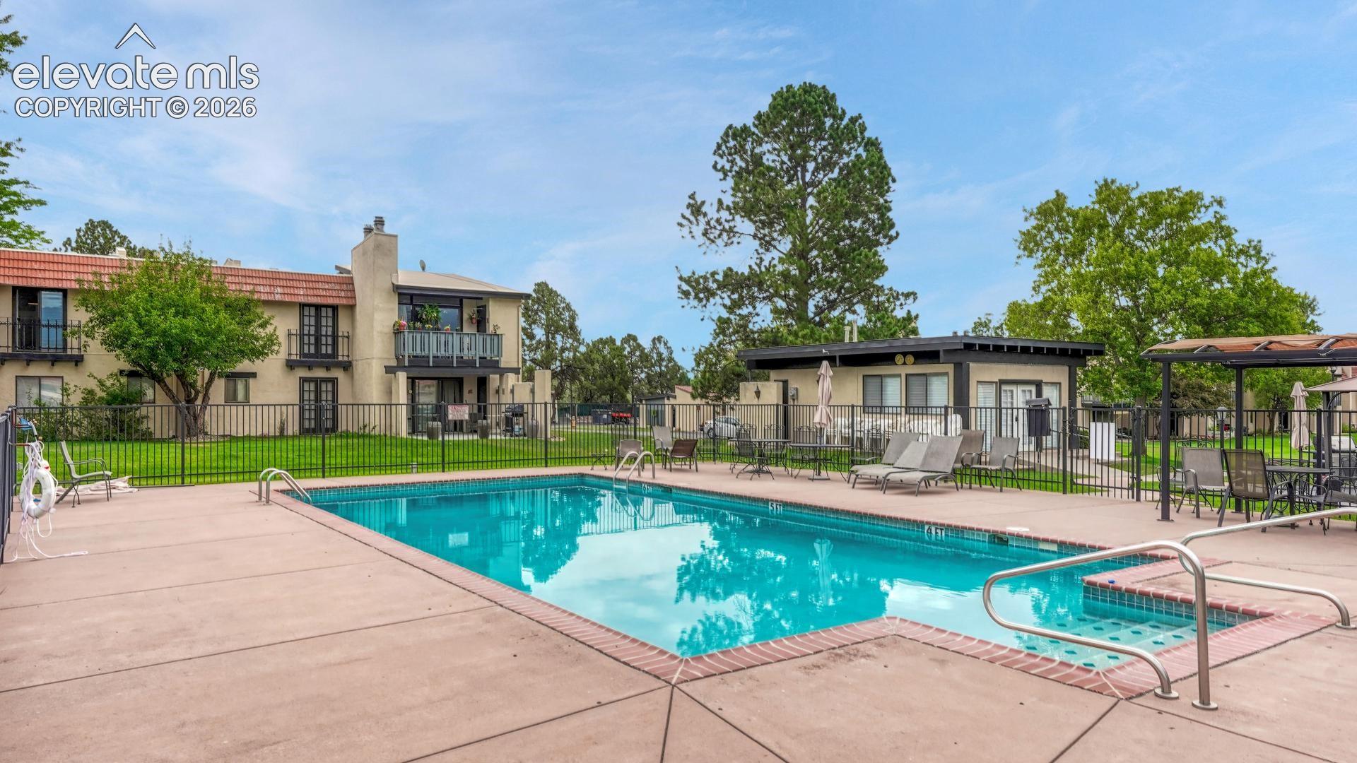 1118 Fontmore Road B