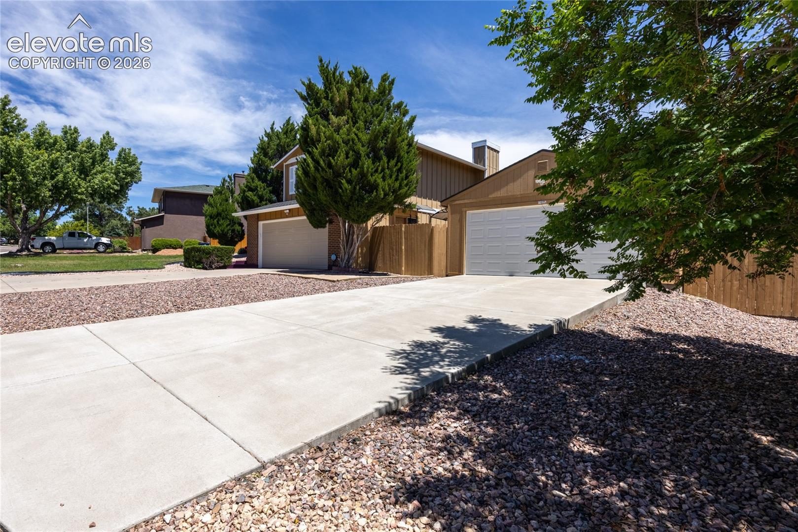 3433 Oak Creek Drive