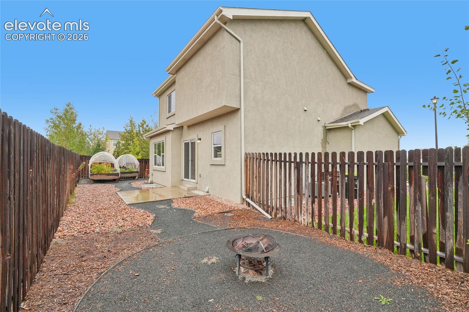 11528 Louvre Point
