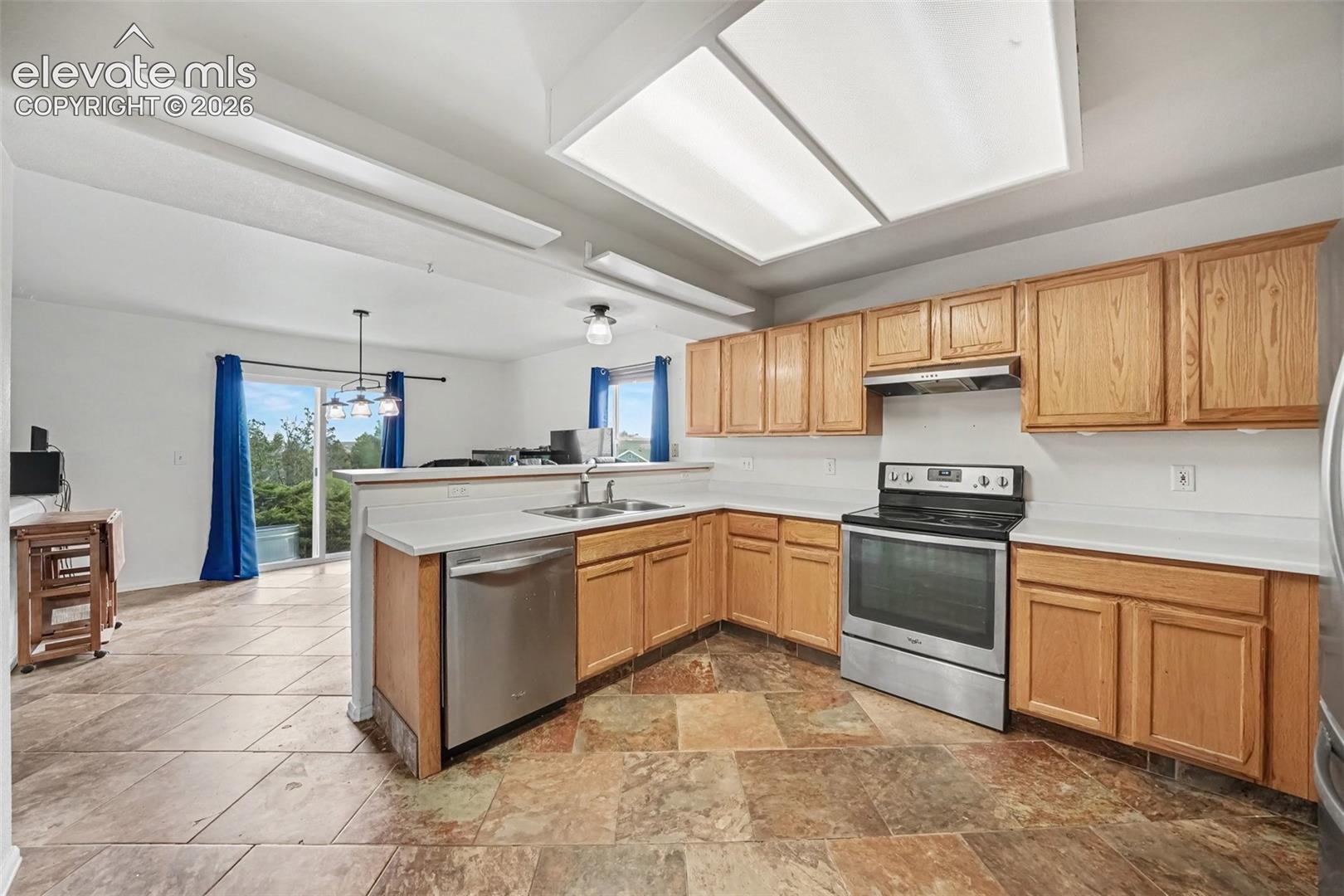 912 Legend Oak Drive
