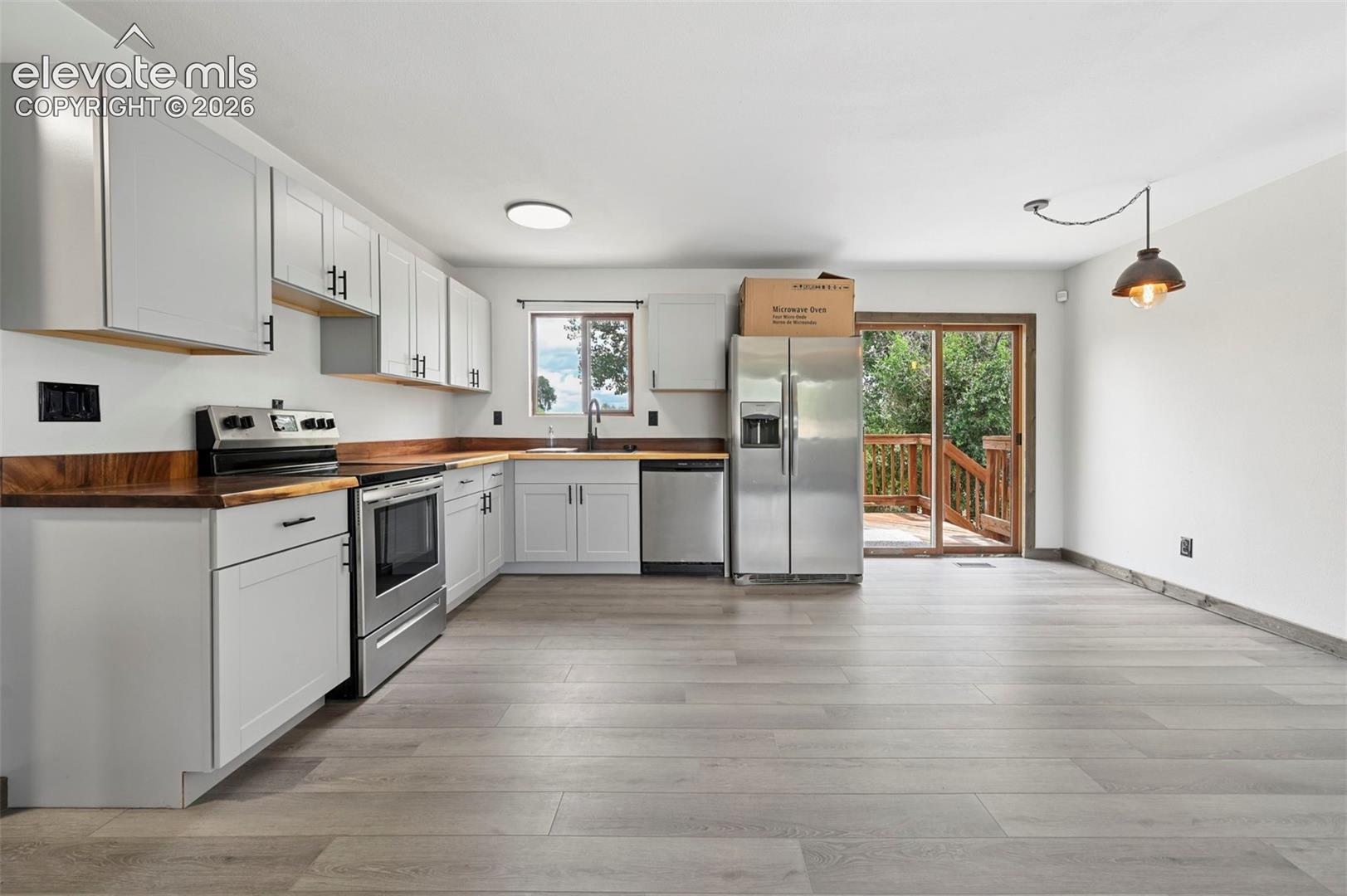 10905 Sunrise Road