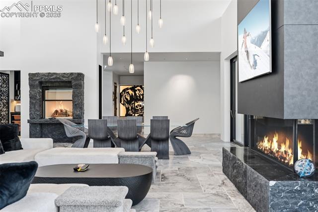 364 Gold King Way