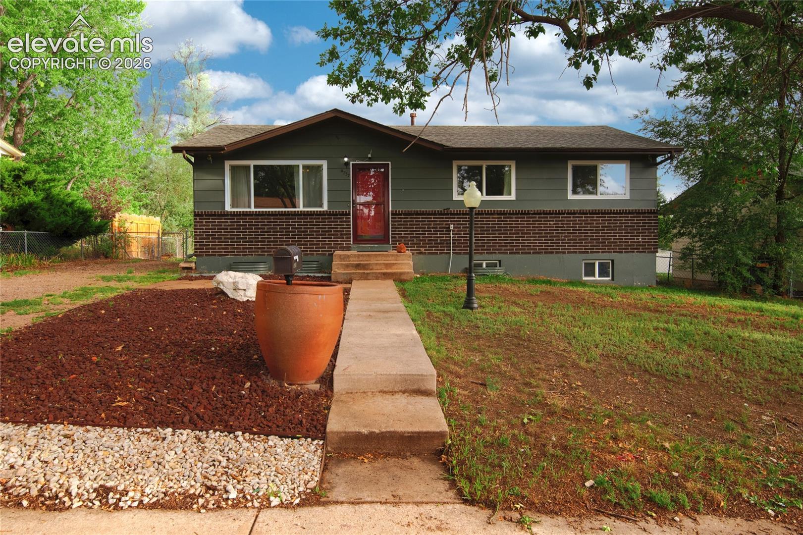 4737 N Splendid Circle