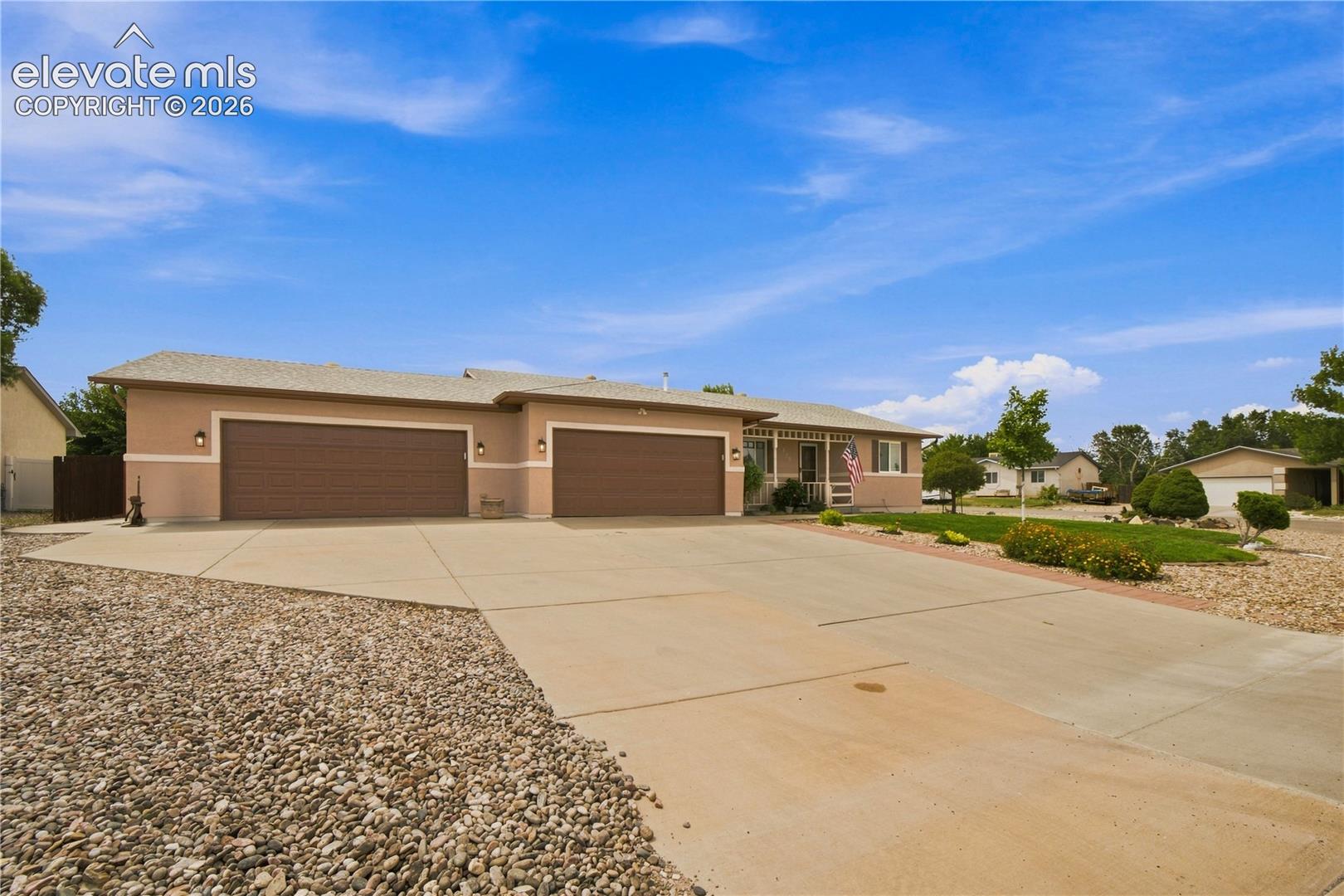 635 E Inca Court