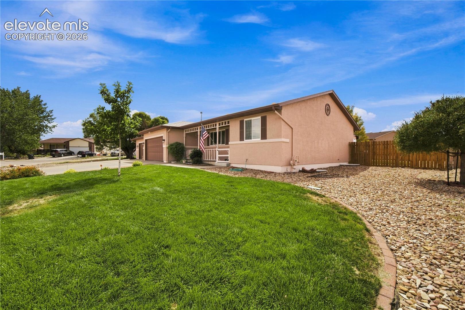 635 E Inca Court