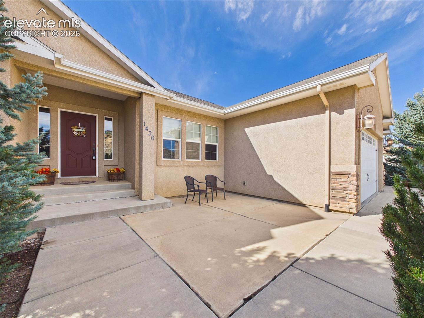 1436 W Carrizo Springs Avenue
