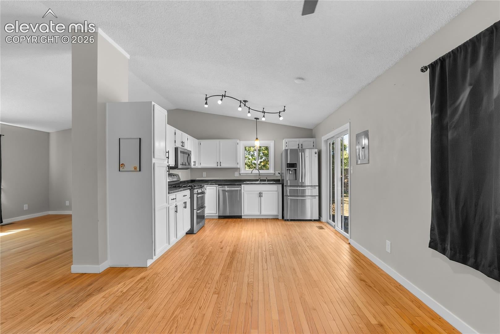 120 Comanche Court