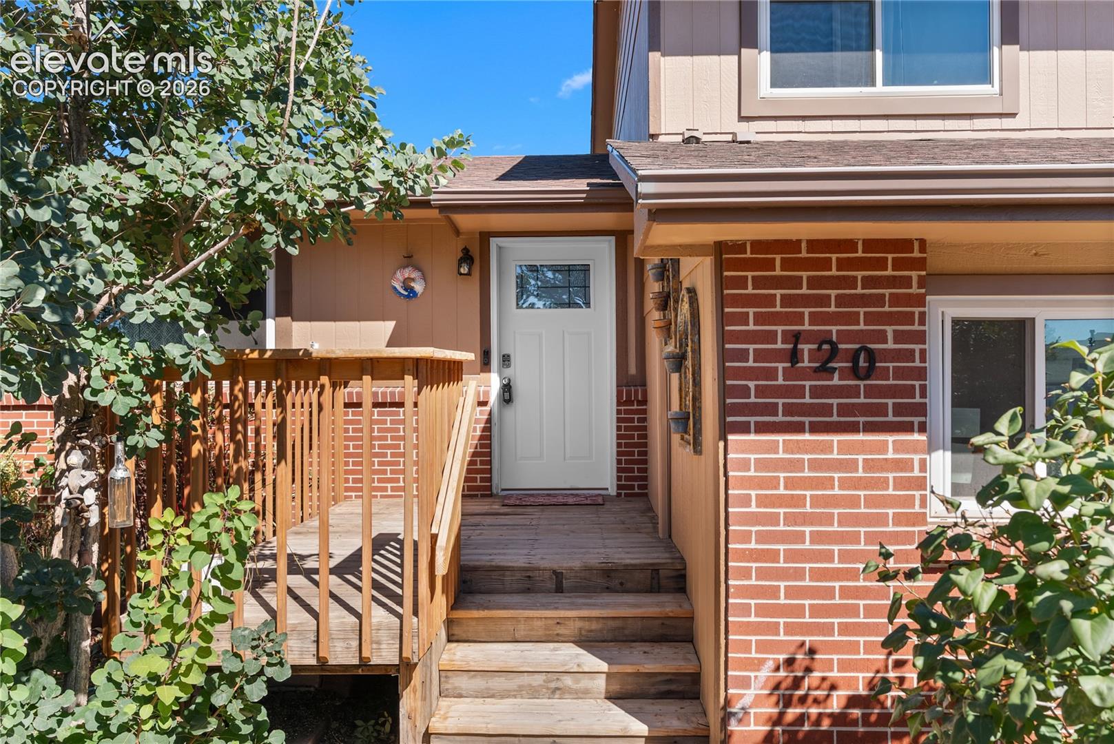 120 Comanche Court