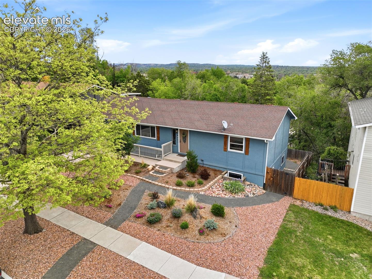 743 Manitou Boulevard