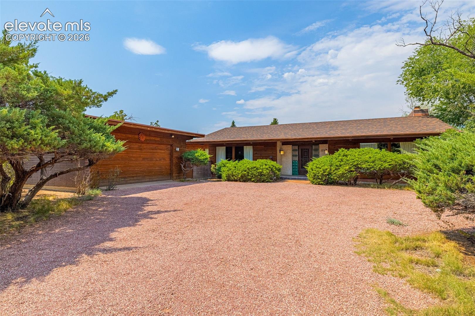 1210 E High Point Lane