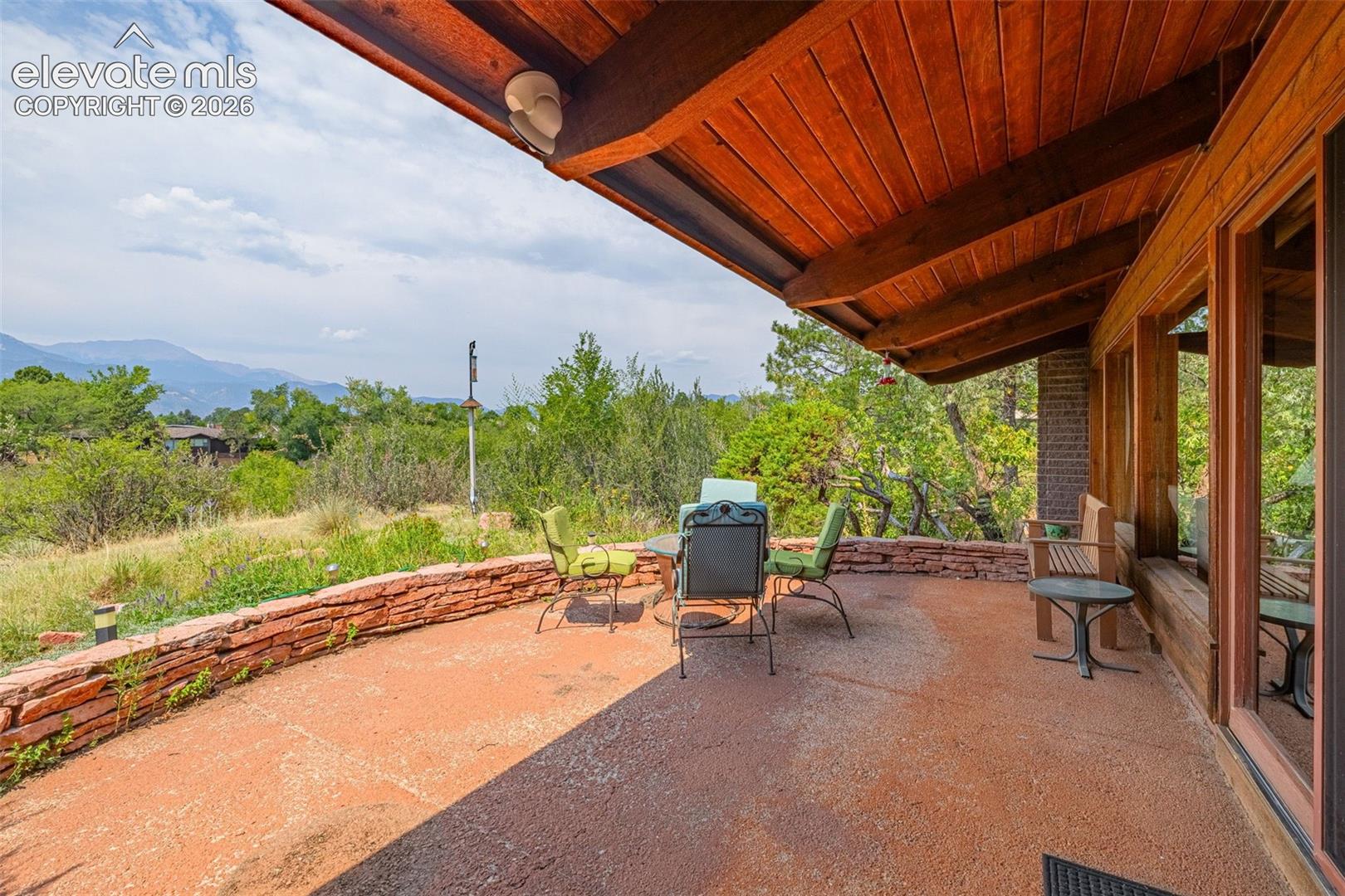 1210 E High Point Lane