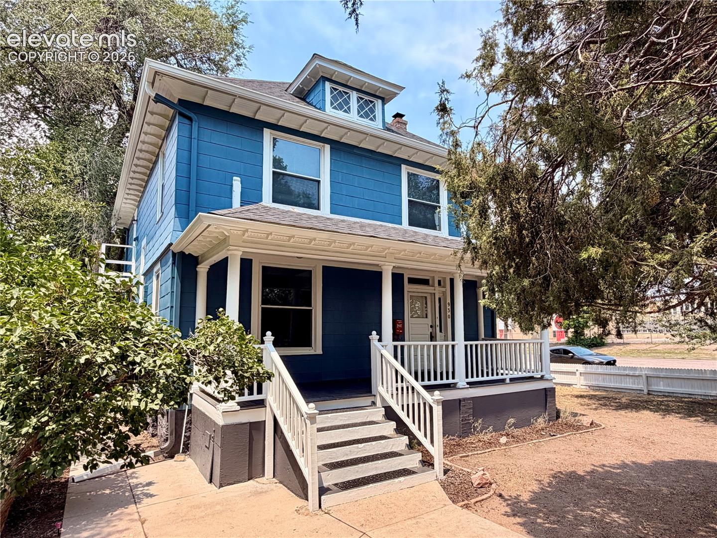 930 N El Paso Street