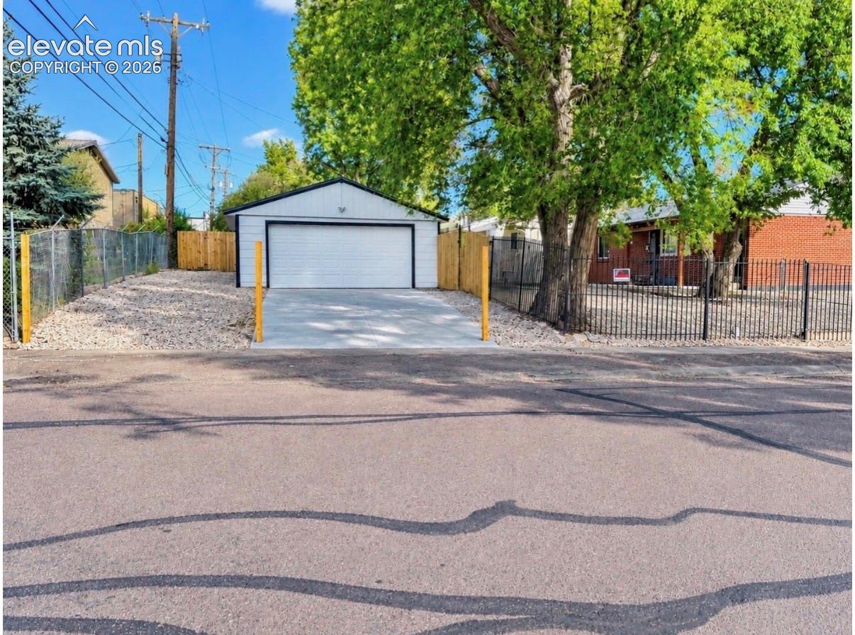 2606 E Bijou Street