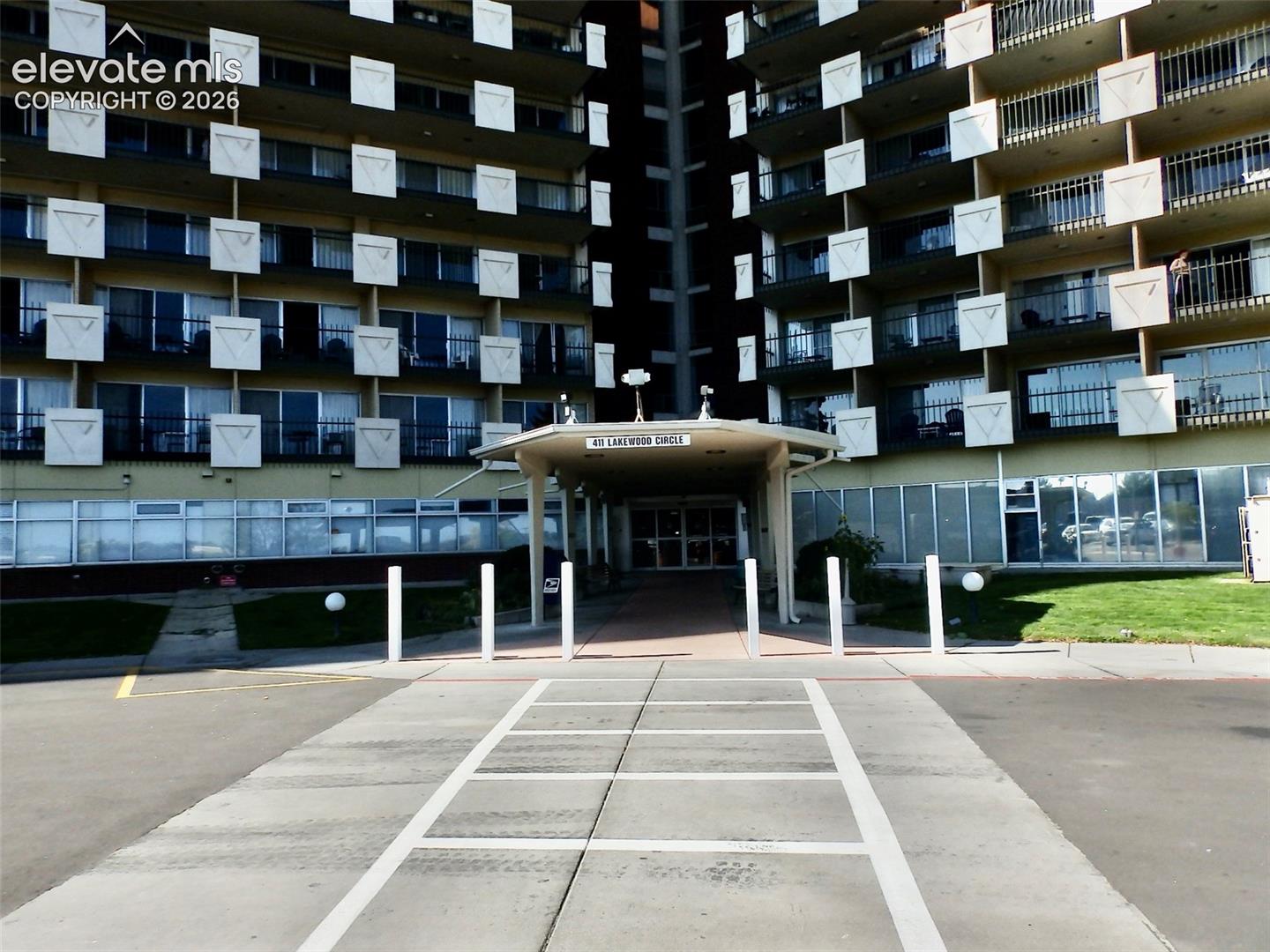 411 Lakewood Circle C406