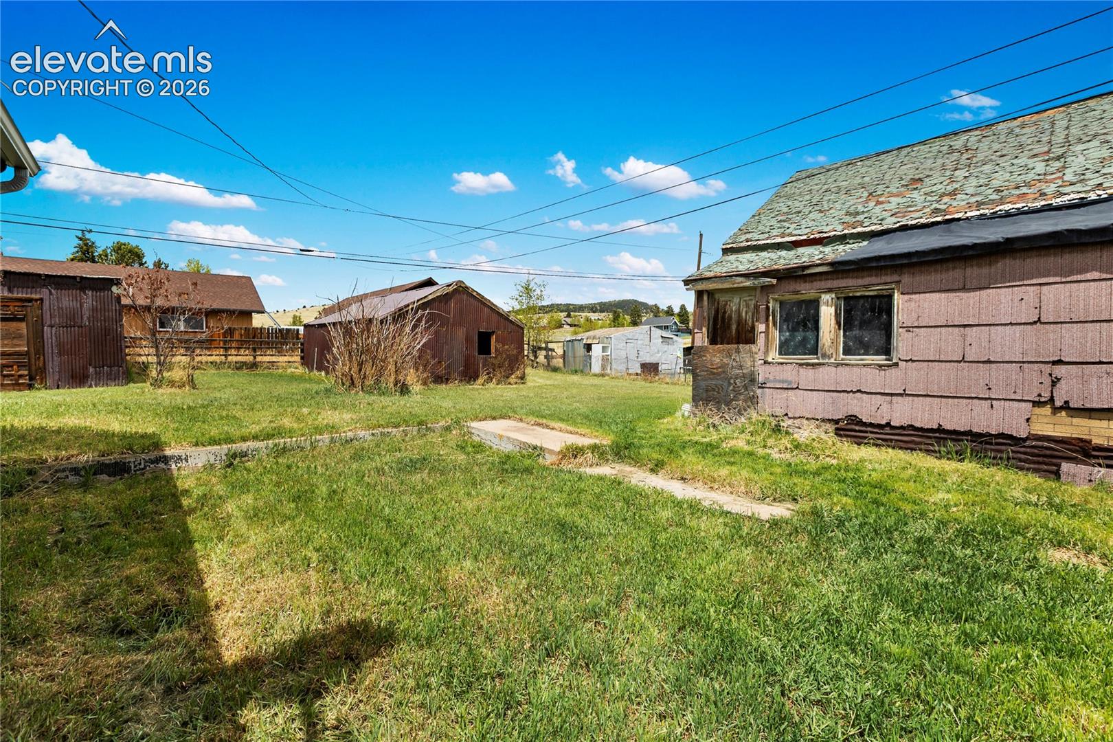 225 W Eaton Avenue