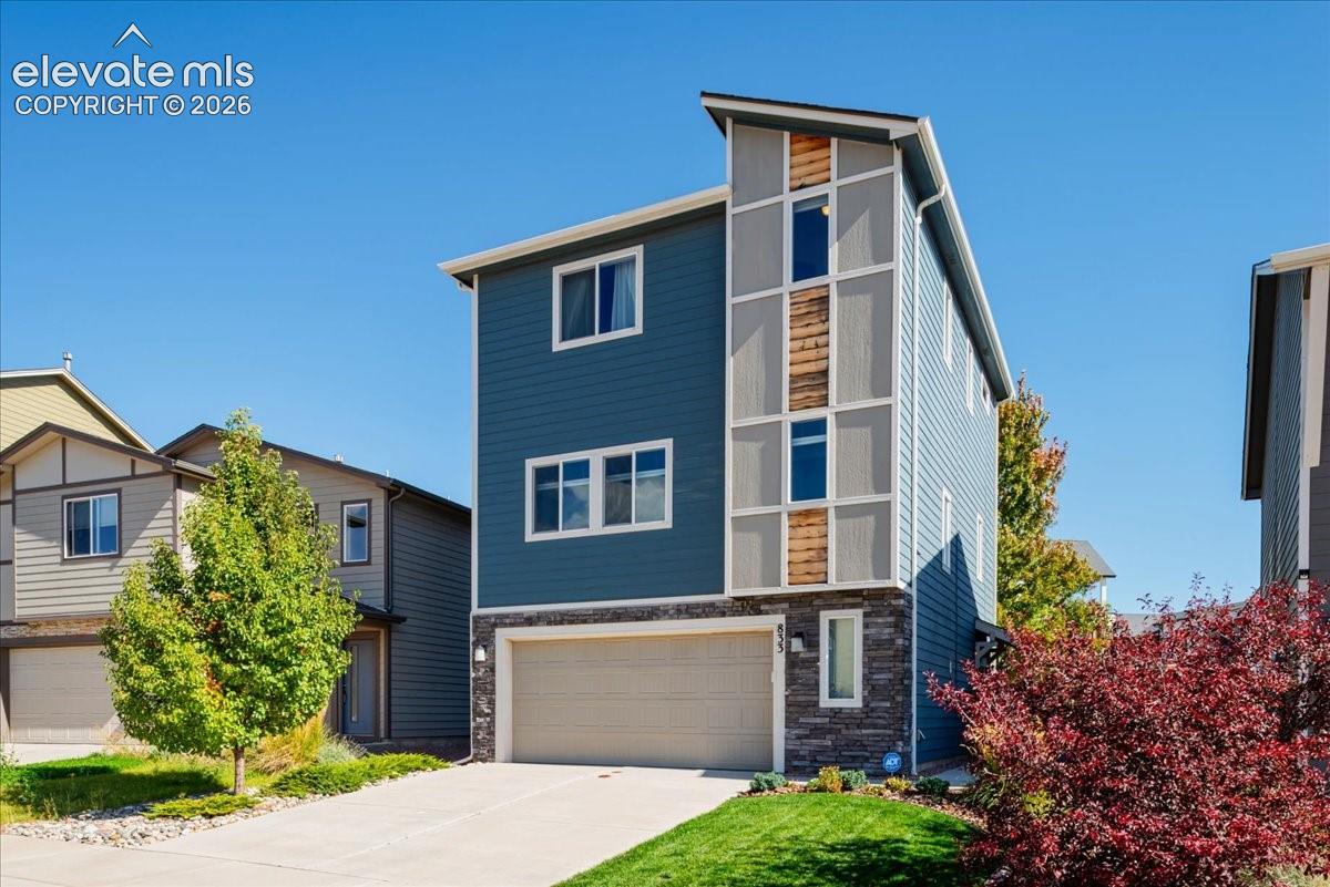 833 Grissom Drive