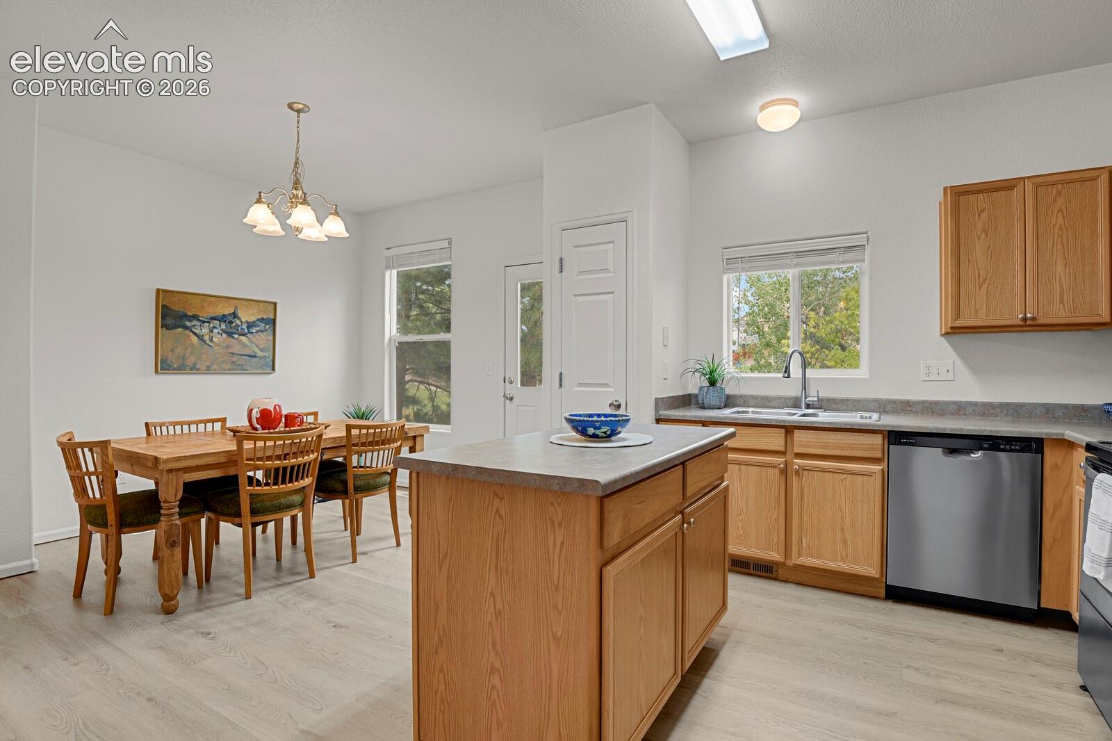 7770 Sandy Springs Point