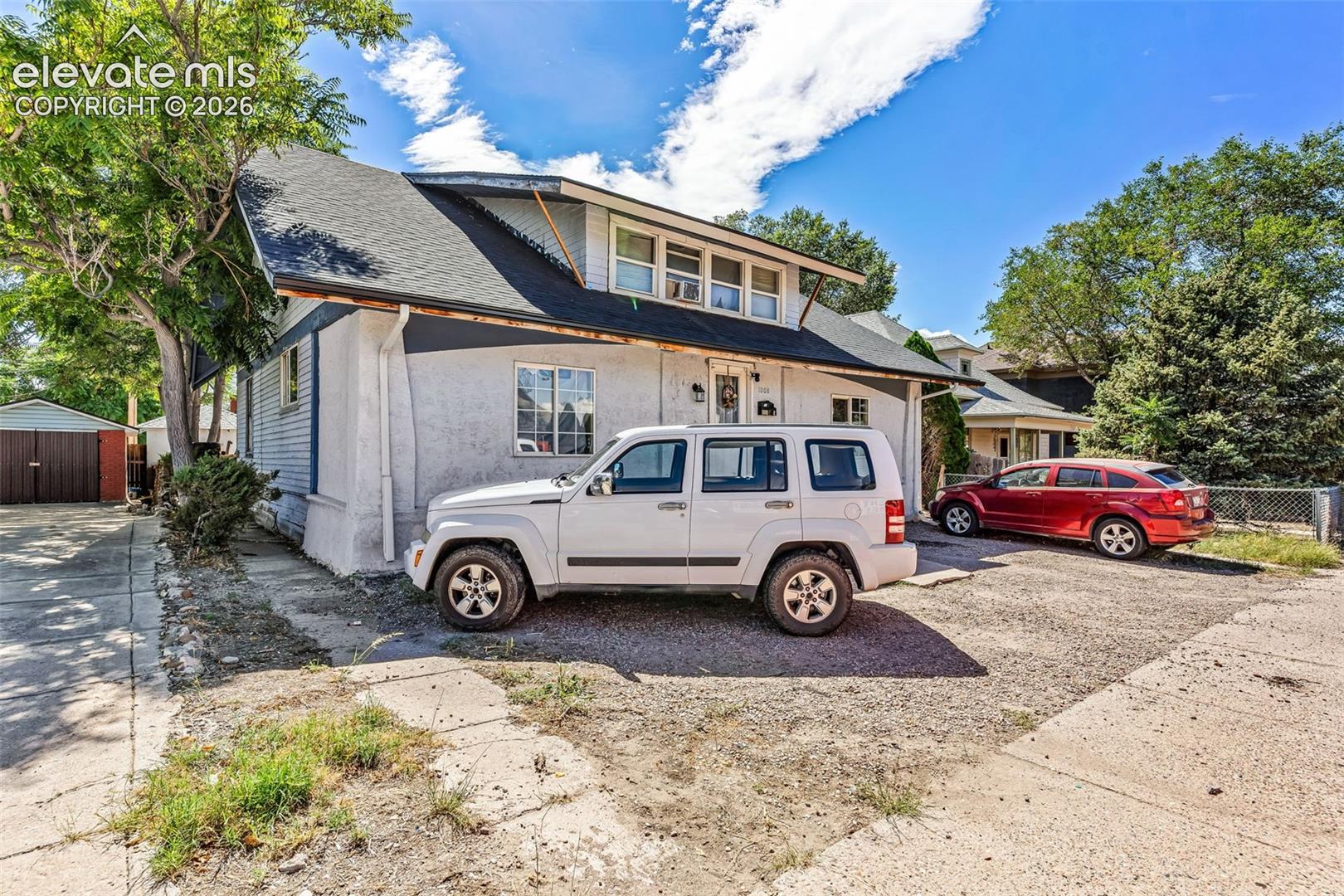 1008 E 8th Street