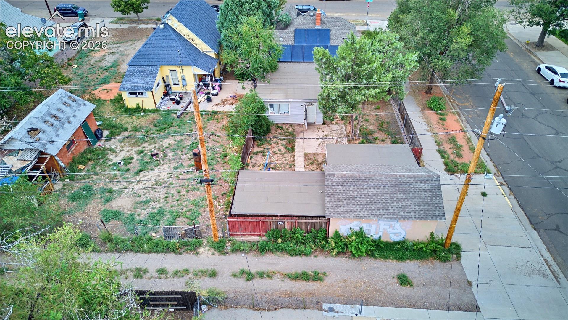 1047 Pine Street