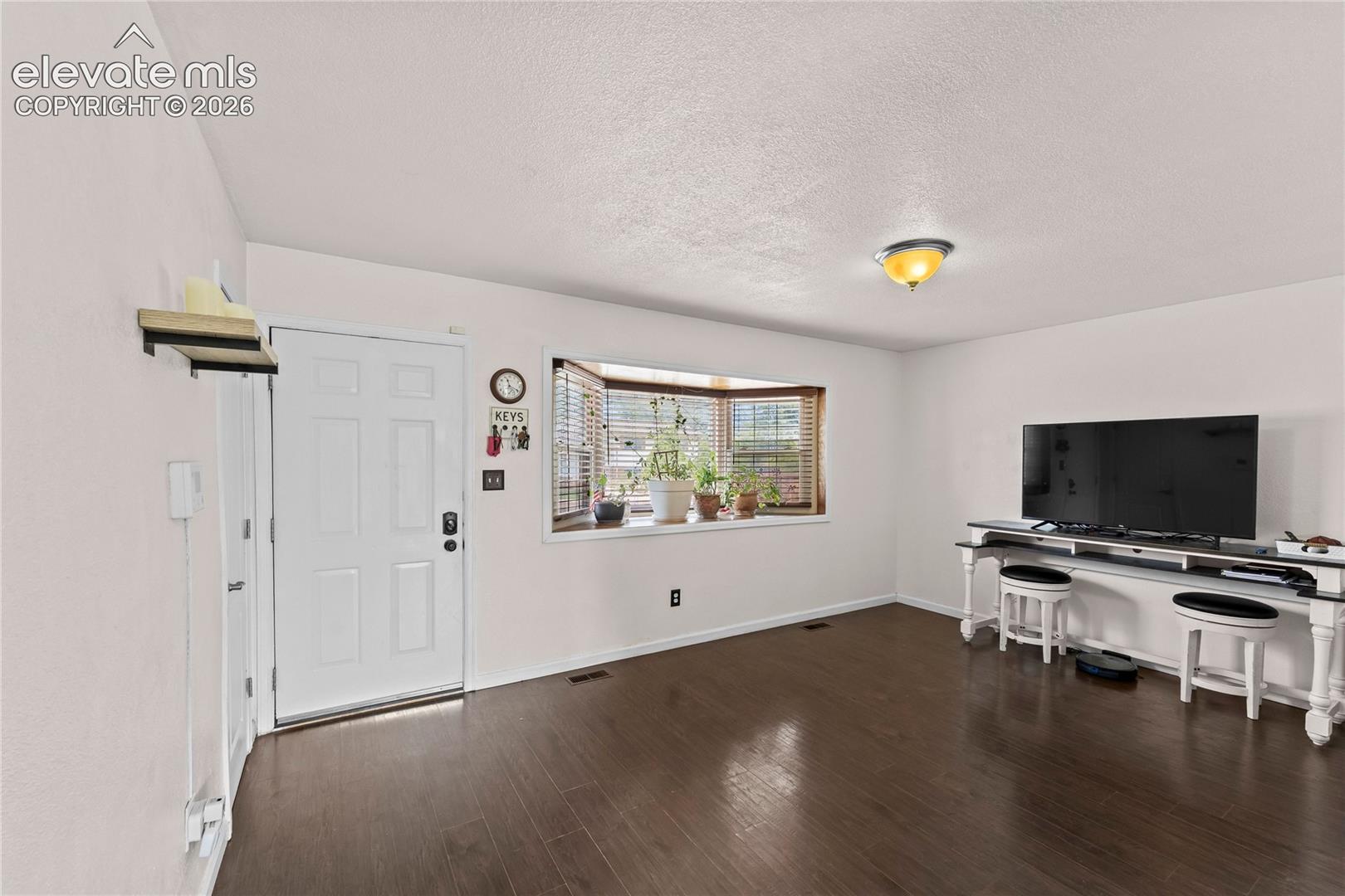 7368 Colonial Drive