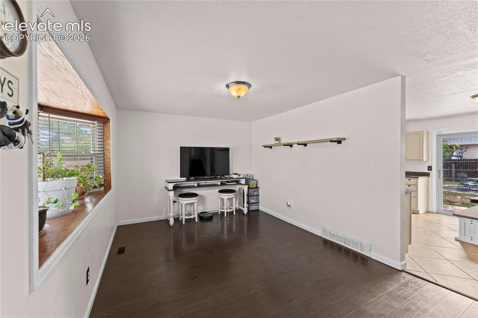 7368 Colonial Drive