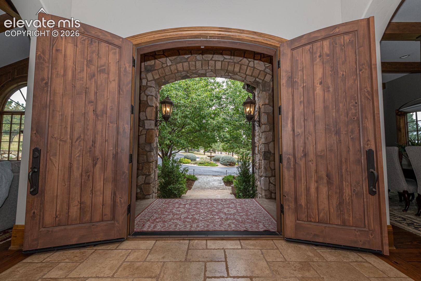1915 Fox Mountain Point