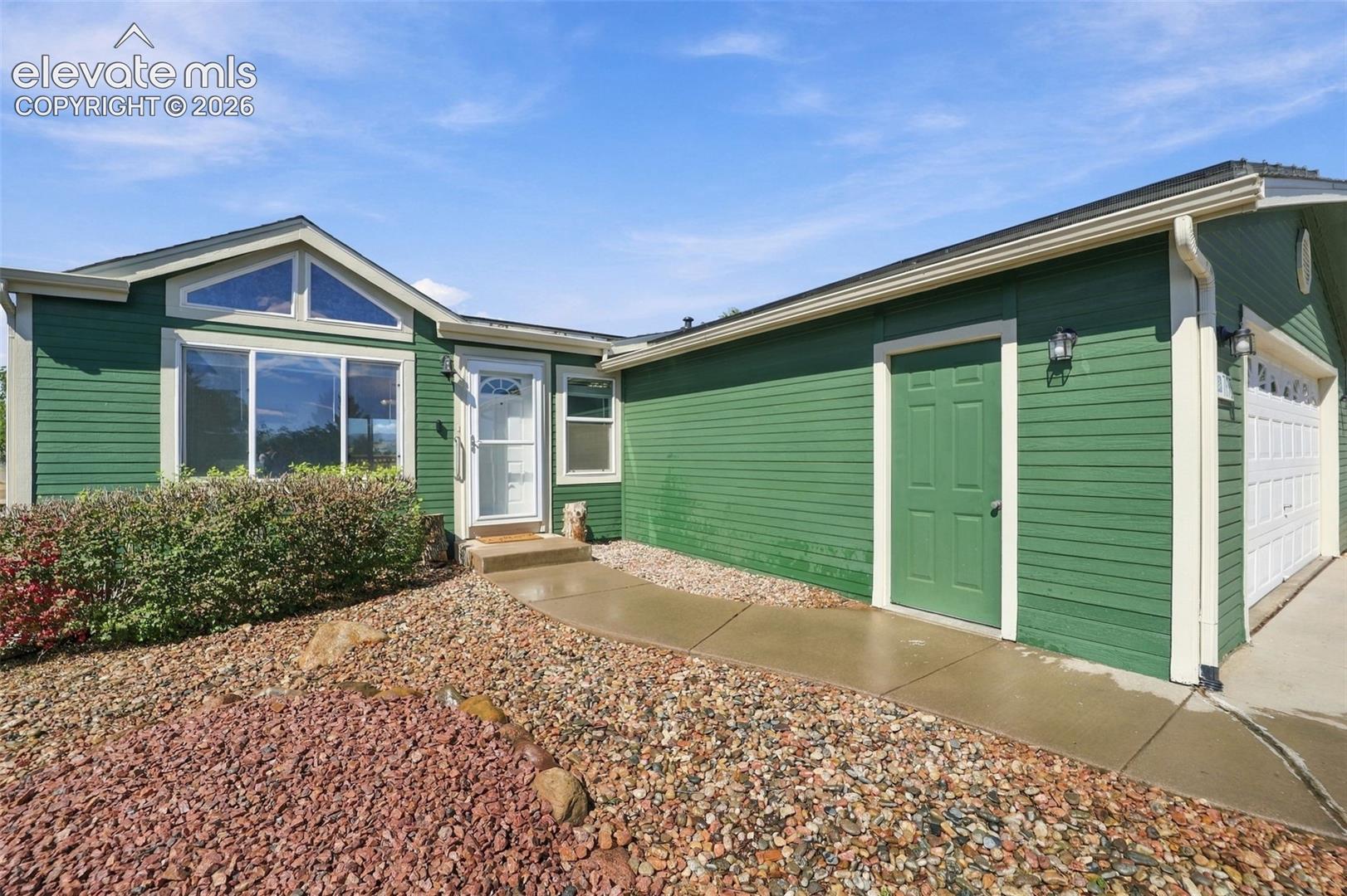 7695 Whiptail Point