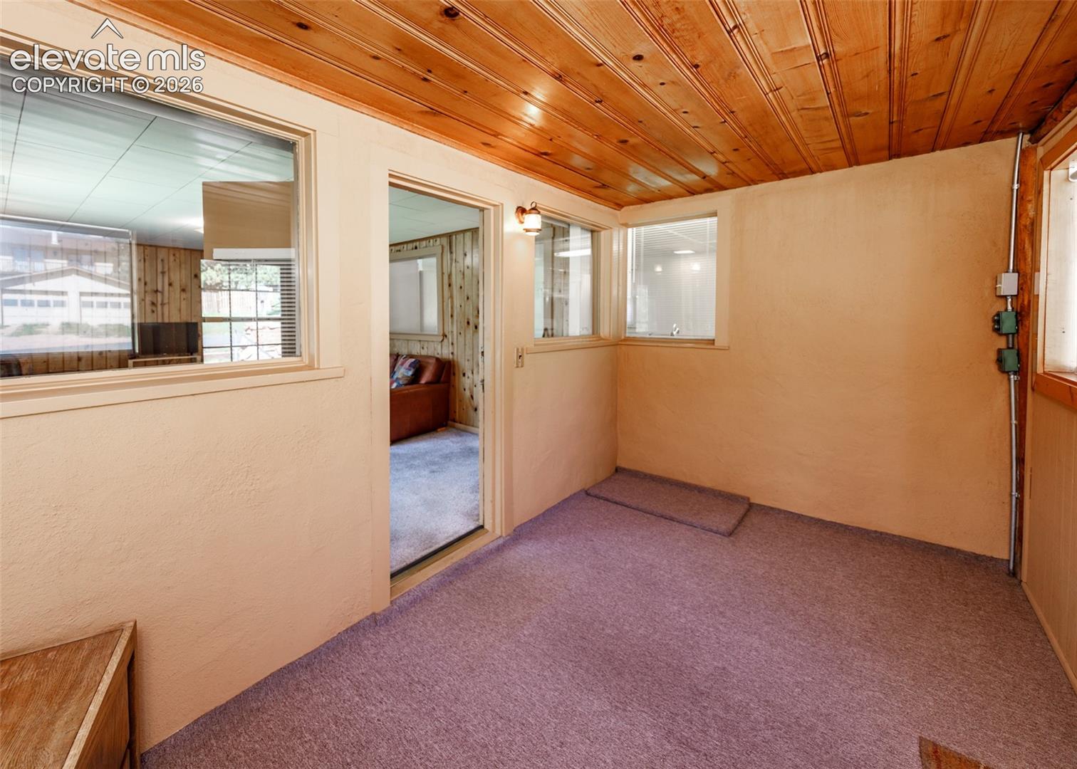 505 E Gunnison Avenue