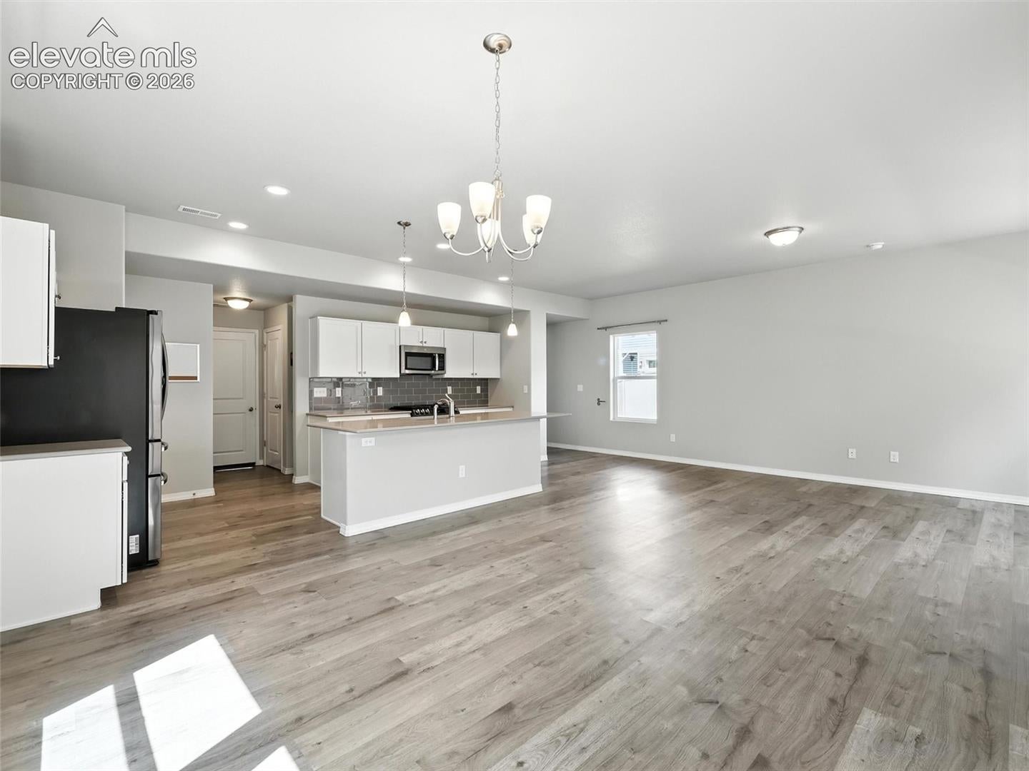 6222 Barr Point