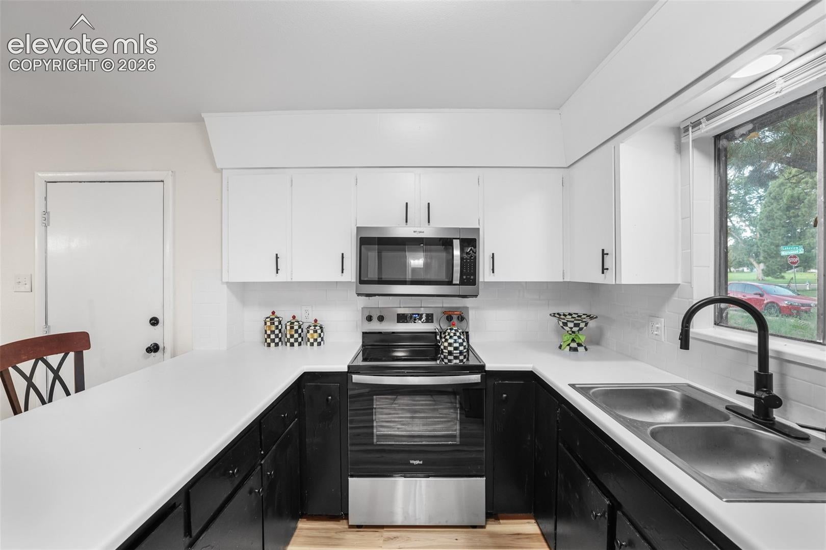 1818 Maplewood Drive
