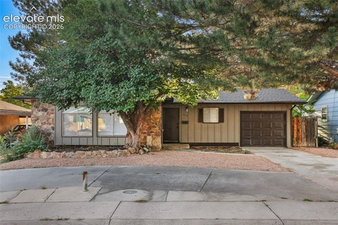 Photo of 1818 Maplewood Drive, Pueblo, CO 81005 (MLS # 3290740)