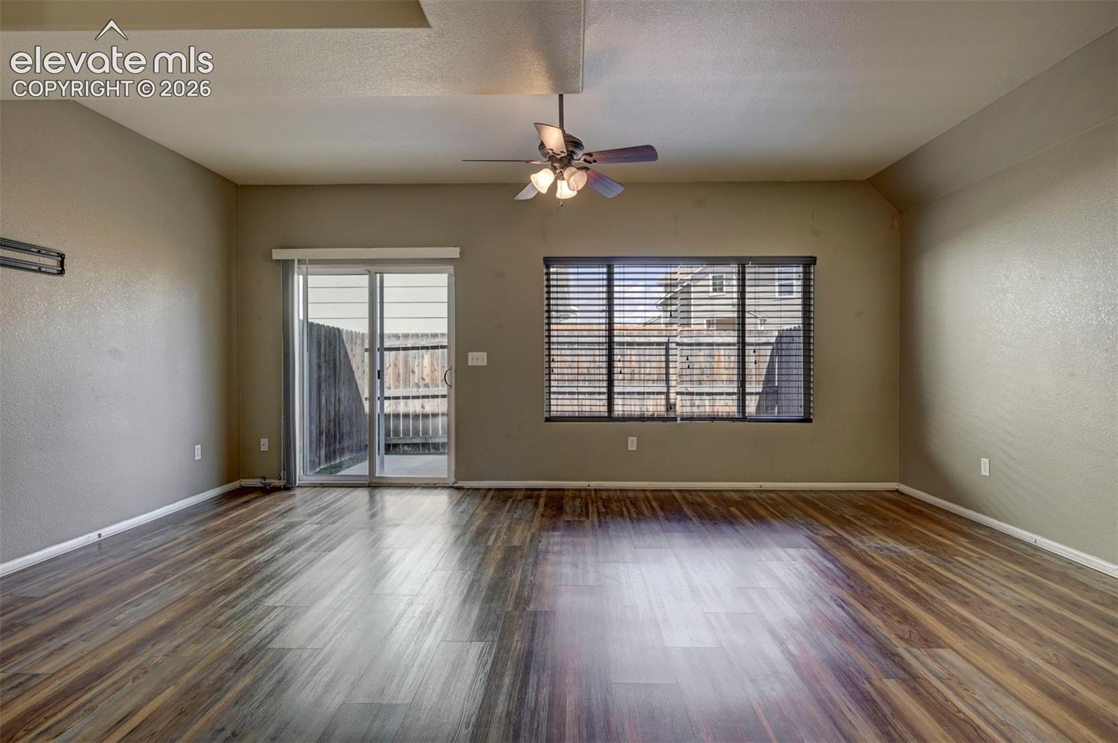 863 Red Thistle View