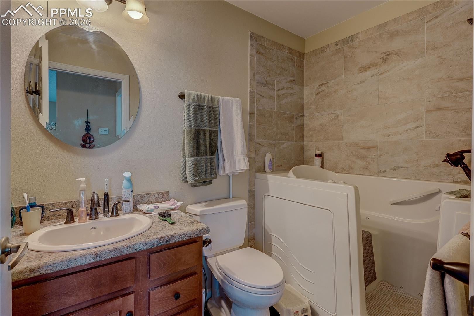 2588 Patriot Heights