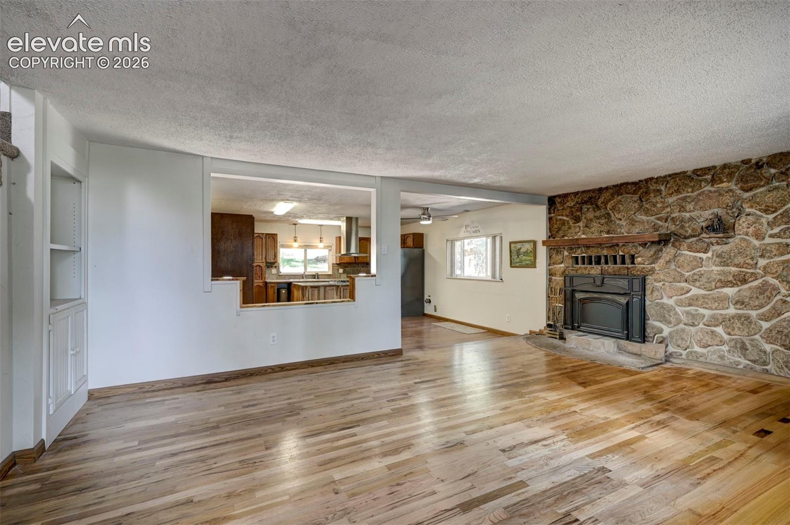 10689 Charles Lane
